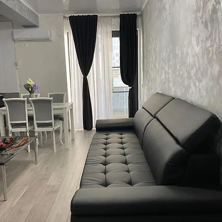 Apartment D10 Retreats Lidl Area Navodari