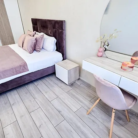 D10 Retreats Lidl Area Apartment