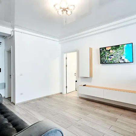 D10 Retreats Lidl Area