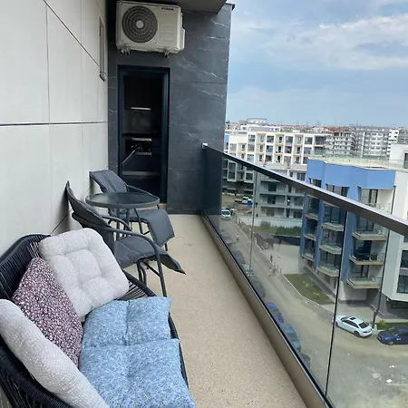 D10 Retreats Lidl Area