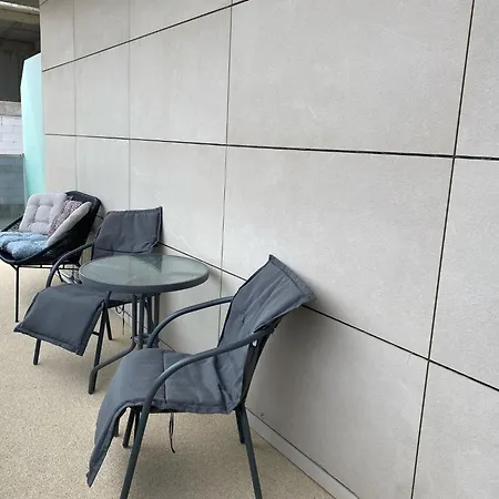 D10 Retreats Lidl Area Apartment *