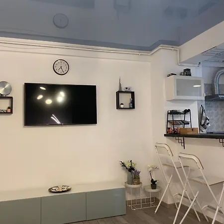 Apartment D10 Retreats Lidl Area *