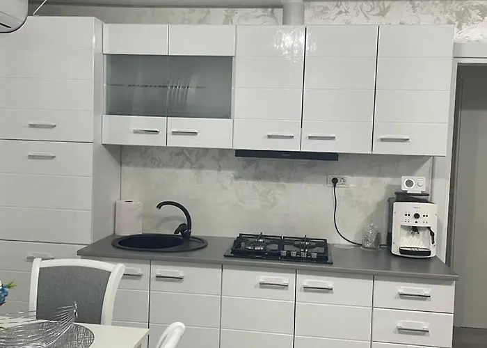 D10 Retreats Lidl Area