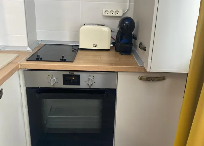 Apartment D10 Retreats Lidl Area *