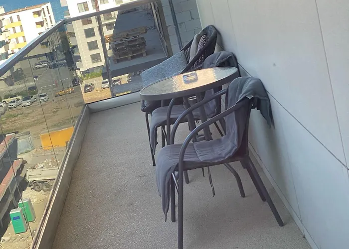 D10 Retreats Lidl Area