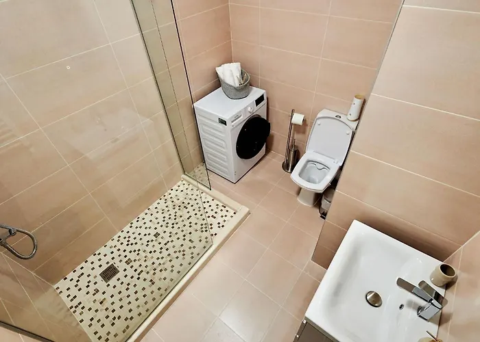 D10 Retreats Lidl Area *