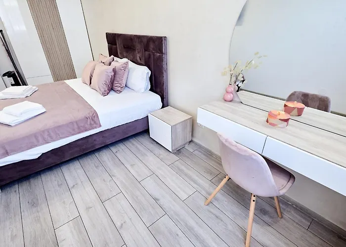 D10 Retreats Lidl Area Apartment