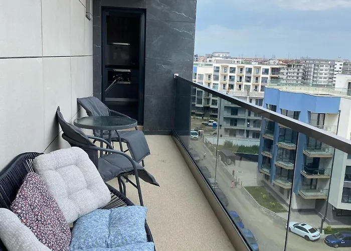 D10 Retreats Lidl Area