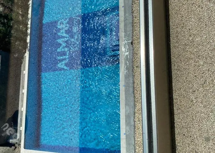 Apartment D10 Retreats Lidl Area *