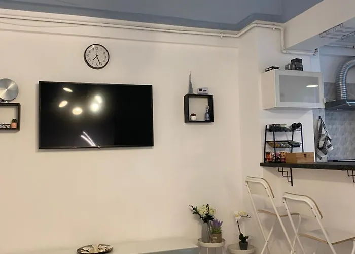 Apartment D10 Retreats Lidl Area *