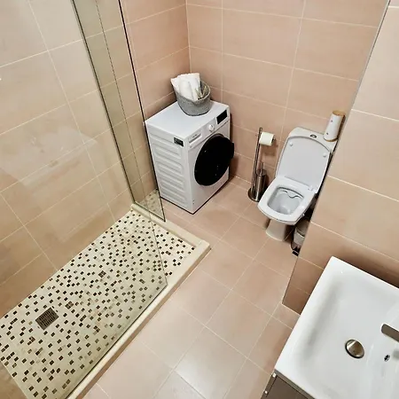 D10 Retreats Lidl Area *